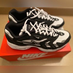 Nike Air Max 96 II
Black White SIZE 11